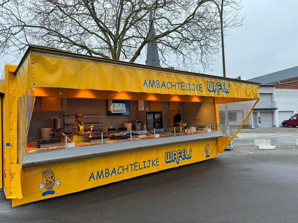 Het grote marktraam van Marcs Wafels waar onze wafels vers gebakken worden